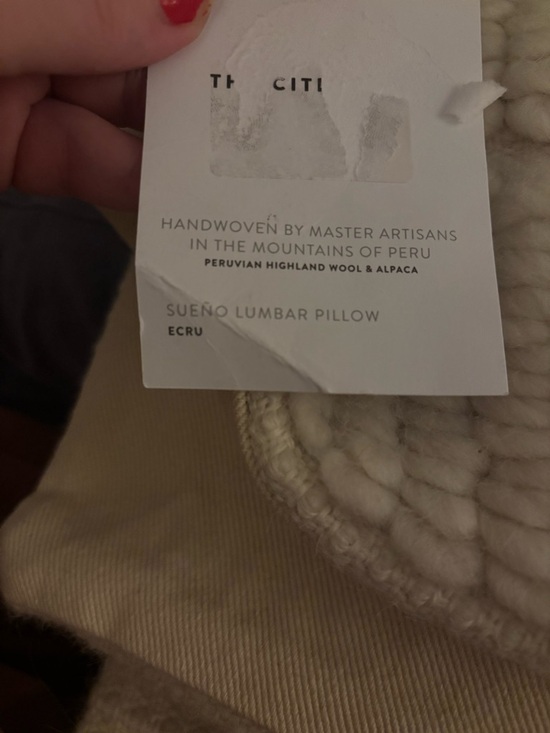 Sueno Lumbar Pillow in Ecru - Handwoven Peruvian Design - Picture 3 of 4